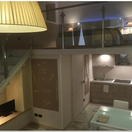 & Juliet Luxury Apartment